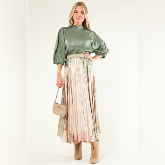 NWT MES DEMOISELLES
Luxe silk pleated skirt Gaditi - Picture 4 of 9